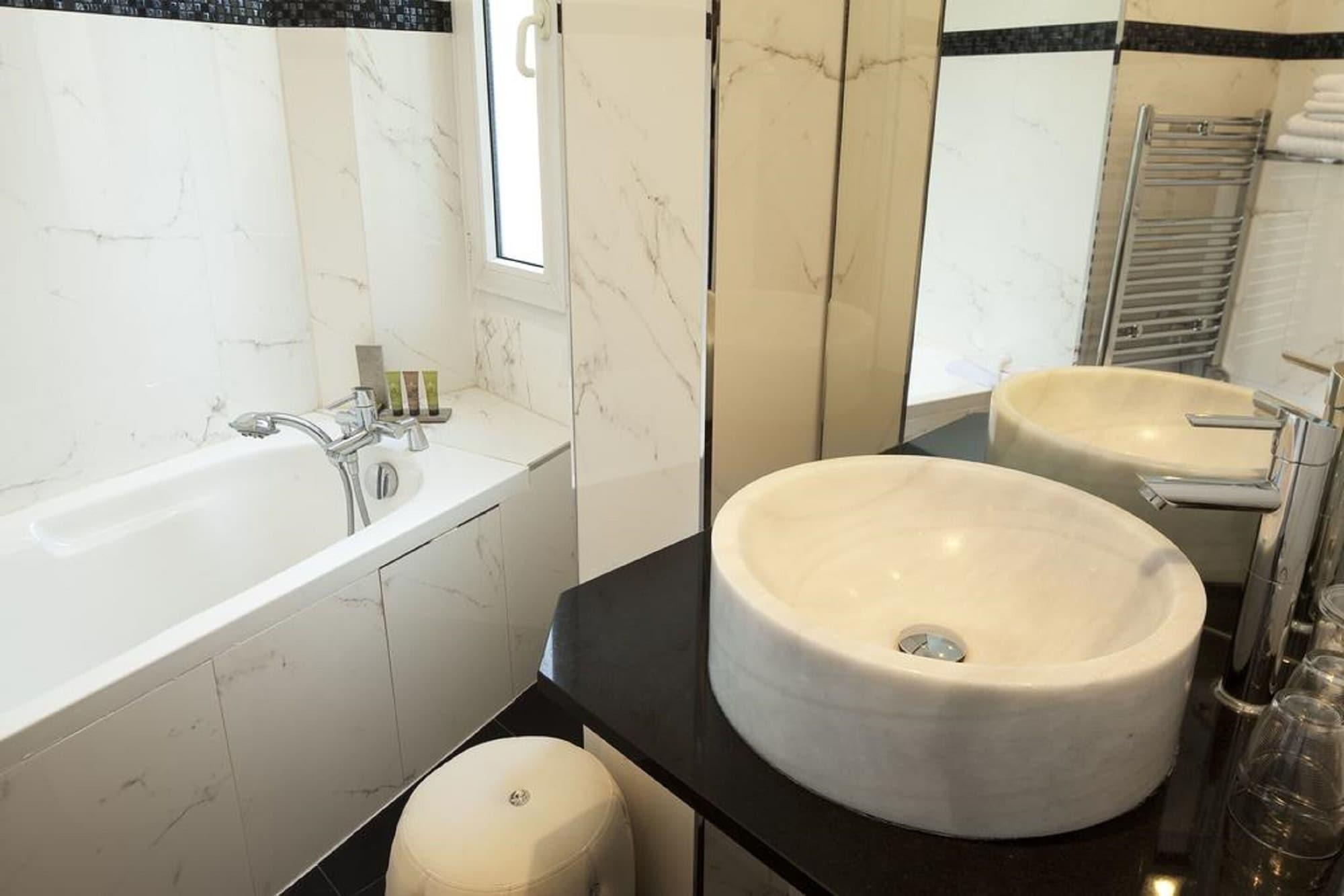 Hotel Riviera Elysees Paris Bagian luar foto