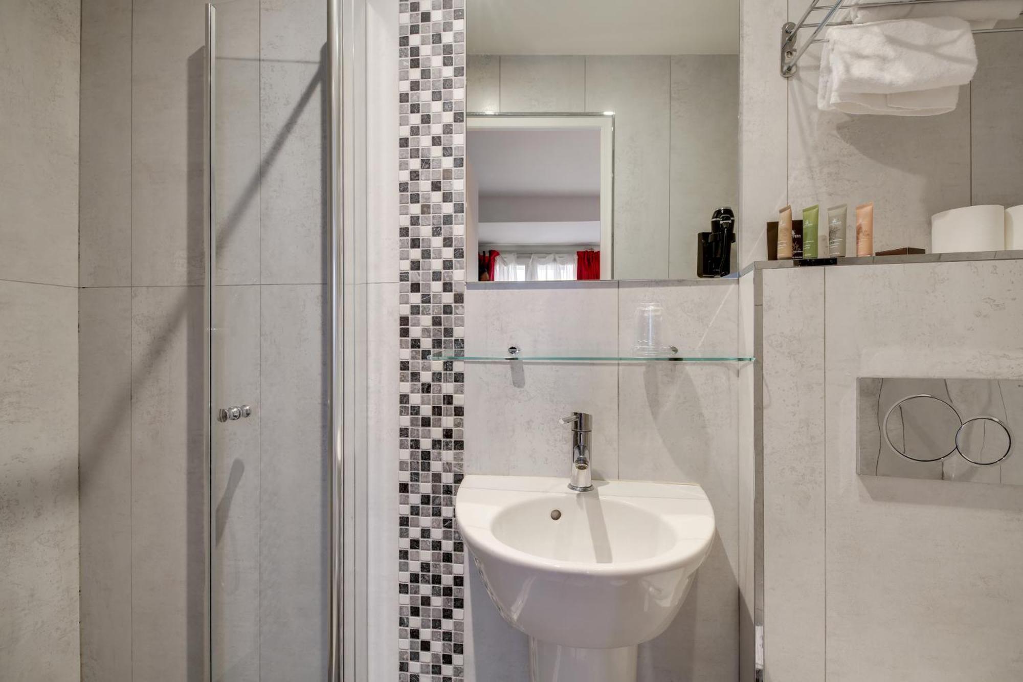 Hotel Riviera Elysees Paris Bagian luar foto