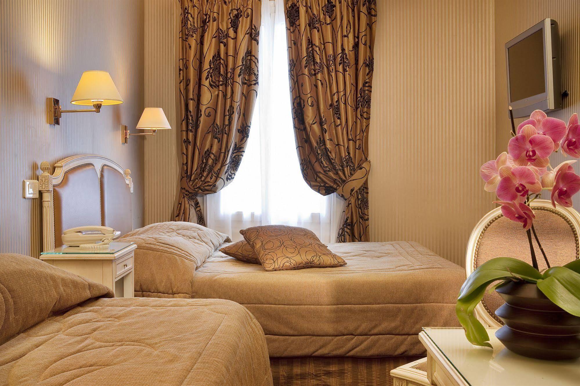 Hotel Riviera Elysees Paris Bagian luar foto